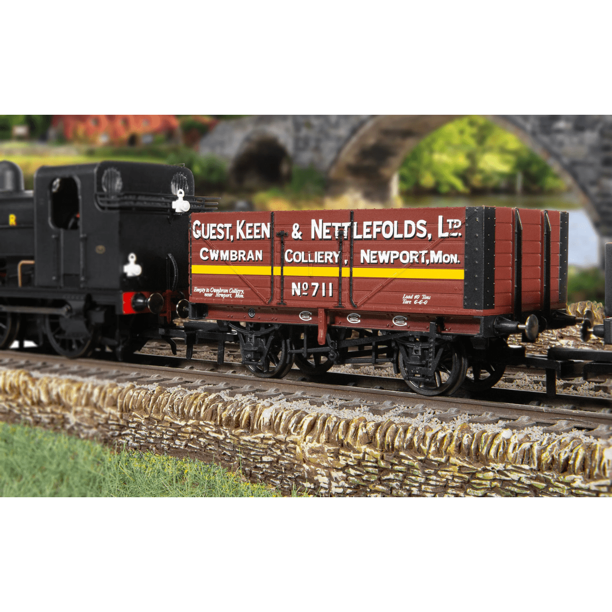 Hornby R60296 7 Plank Wagon Guest Keen & Nettlefolds No 117 - OO Gauge - Phillips Hobbies