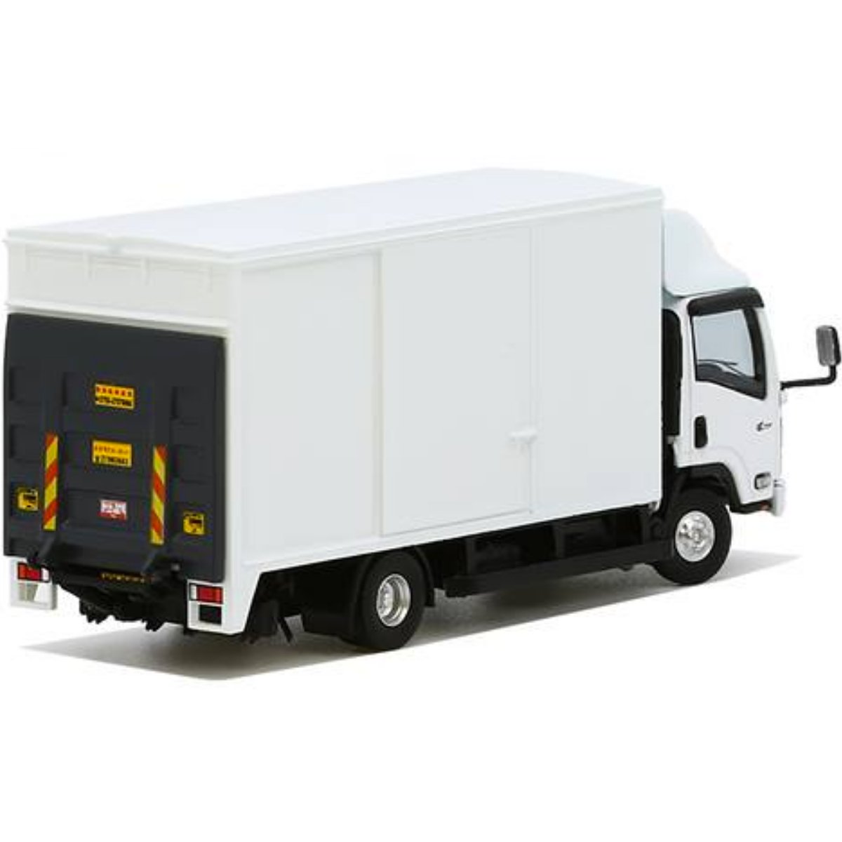 Model 1 T33604 Isuzu N-Series White XX2800 - 1:76 Scale Model