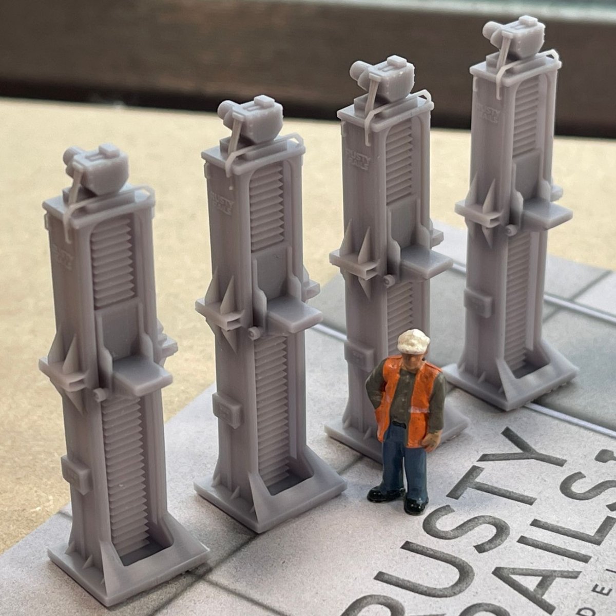 Ratio RO486 LNER Latticed Post Signal (x4) OO/HO Gauge Kit - Jacksons