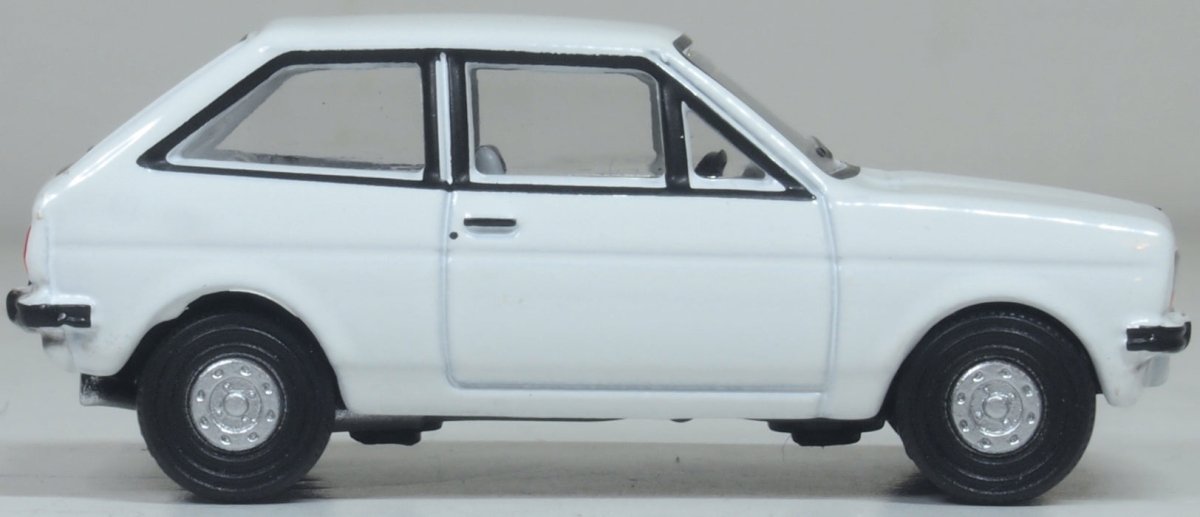 Oxford Diecast 76FF008 Ford Fiesta Mk1 Diamond White - 1:76 Scale - Phillips Hobbies