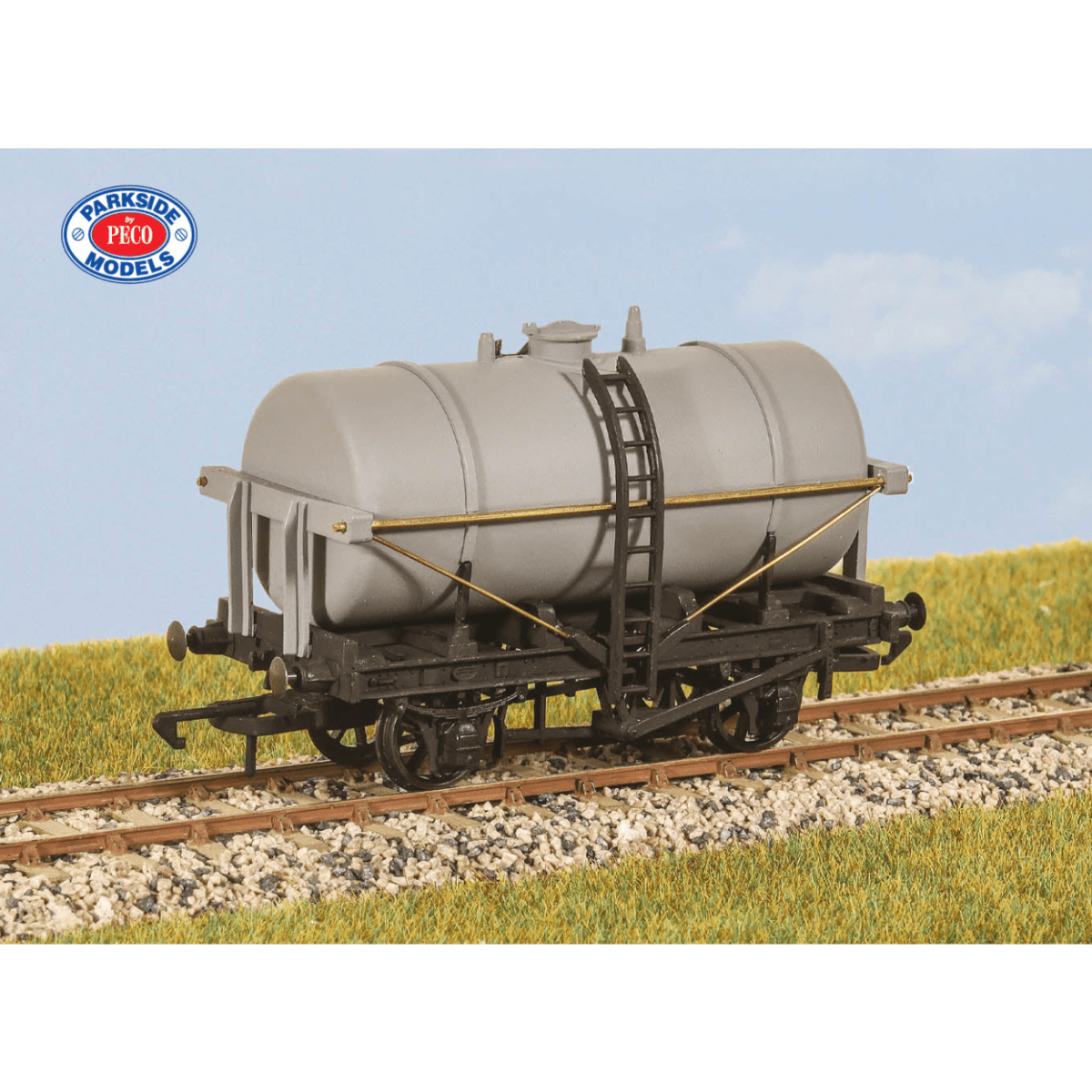 Parkside Models PC92 Parkside 4 - Wheel Oil Tank Wagon Kit - OO Gauge - Phillips Hobbies