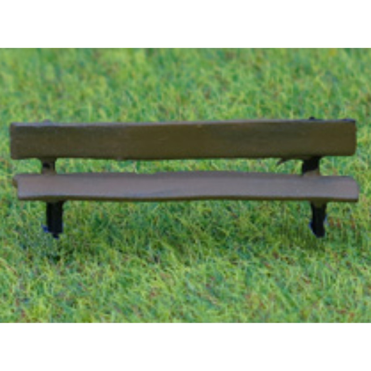 P&D Marsh PDZ16 4x Painted Benches (OO Gauge) - Phillips Hobbies