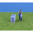 P&D Marsh PDZ42 Newspaper Stand & Seller (OO Gauge) - Phillips Hobbies