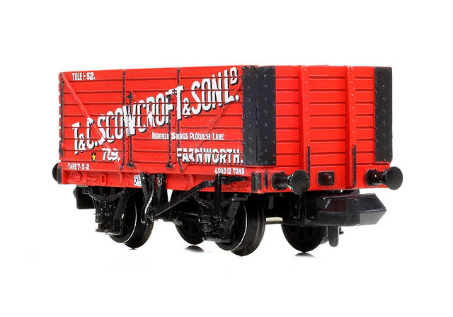 PRE - ORDER: Graham Farish 8 Plank Wagon End Door 'T & C. Scowcroft & Son Ltd' Red - N Gauge - Phillips Hobbies