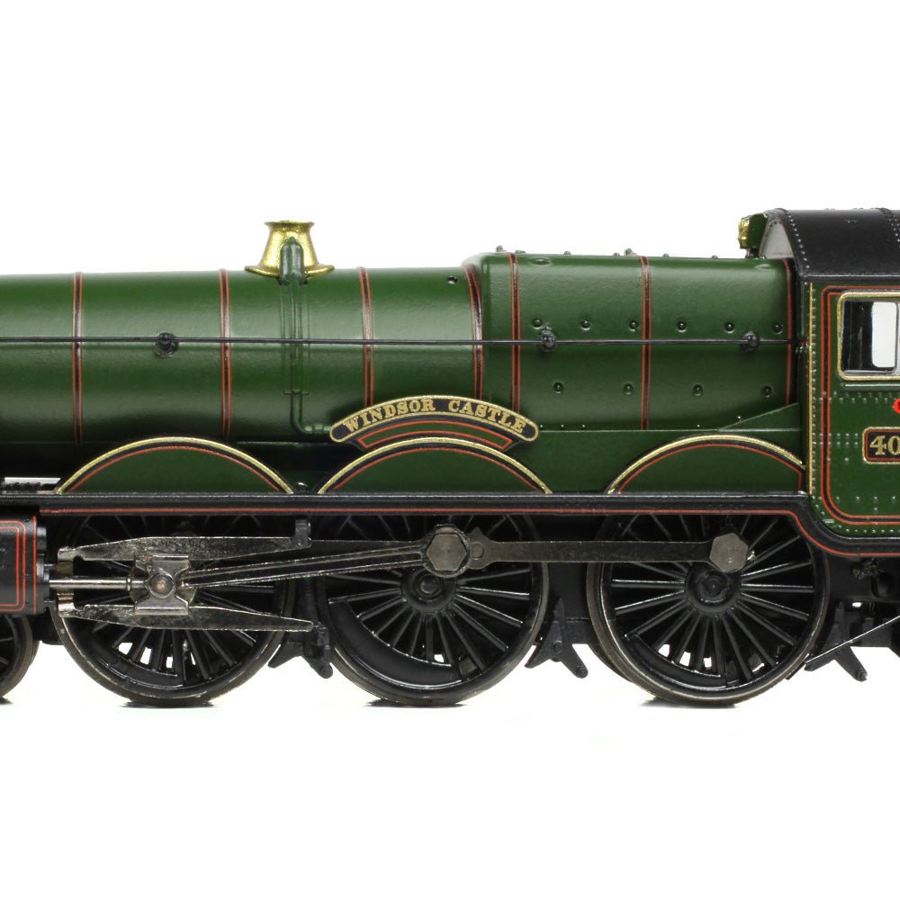 PRE - ORDER: Graham Farish GWR 4073 'Castle' 4082 'Windsor Castle' GWR Lined Green (Shirtbutton) - N Gauge - Phillips Hobbies