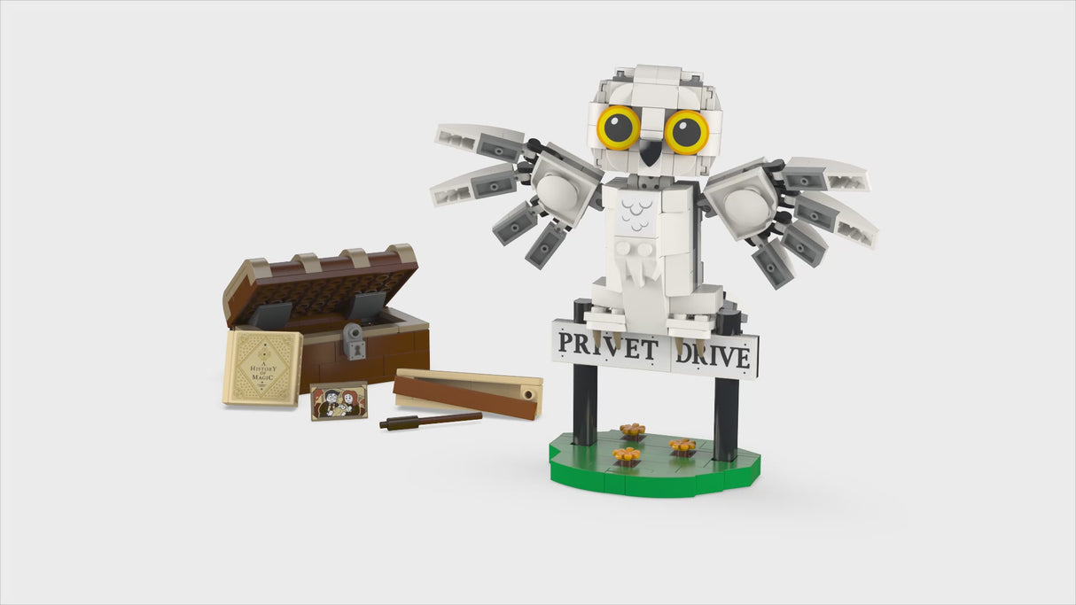 LEGO® Harry Potter™ Hedwig™ at 4 Privet Drive 76425