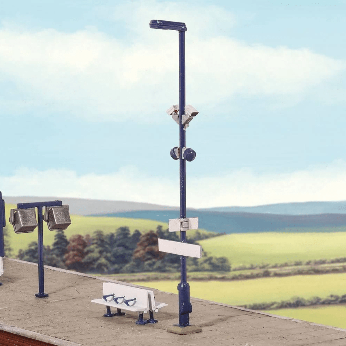 Ratio 457 Modern Platform Lamps Plastic Kit - OO Gauge - Phillips Hobbies