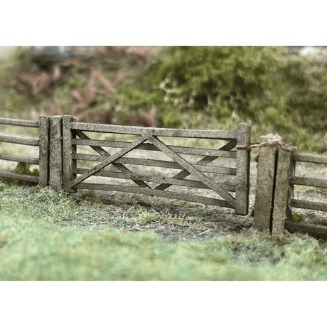 Scale Model Scenery Five Bar Gates (x3) - OO/HO Gauge Kit - Phillips Hobbies
