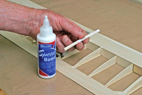 Speedbond 500g - Deluxe Materials AD11 - Phillips Hobbies