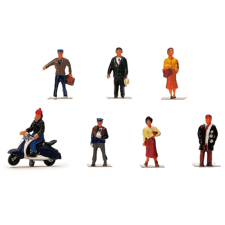 Hornby R7115 City People Figures - OO Gauge - Phillips Hobbies